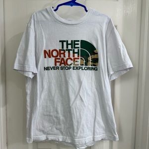 The North Face T-shirt size M (10/12)